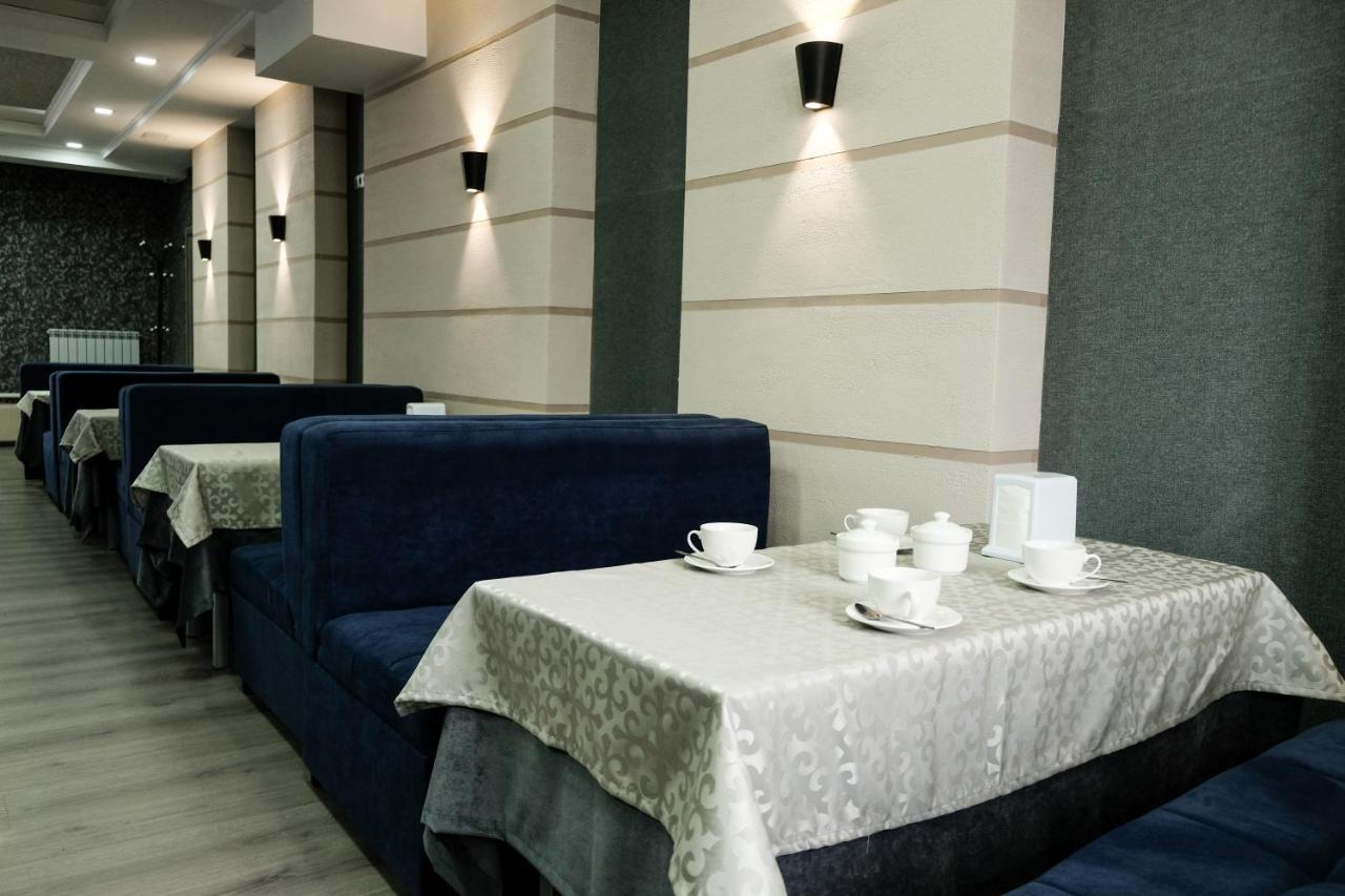 Orient Hotel Oş Exterior foto