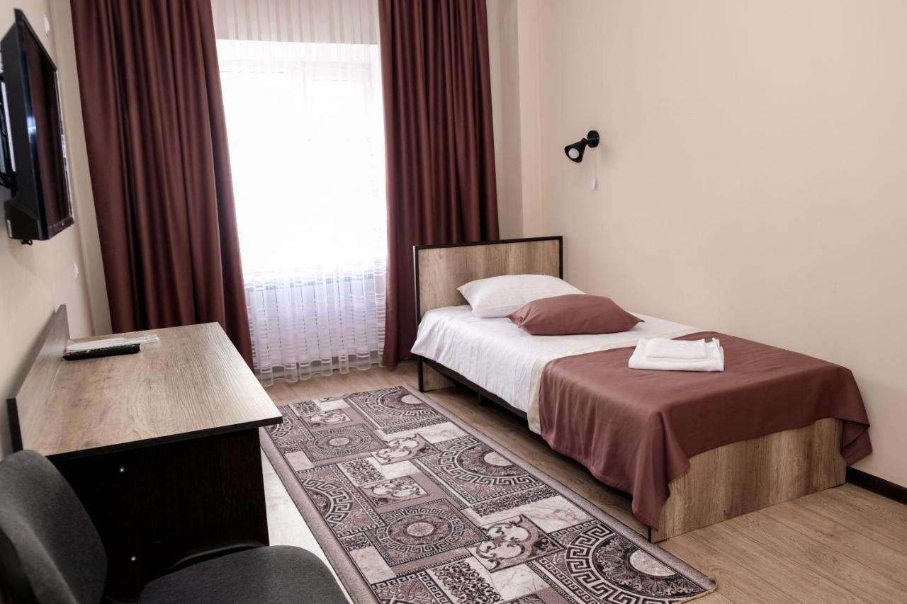 Orient Hotel Oş Exterior foto